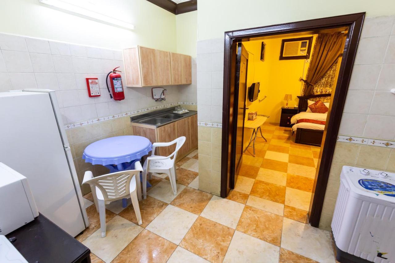 Al Eairy Furnished Apartments - Al Bahah 3 Kültér fotó